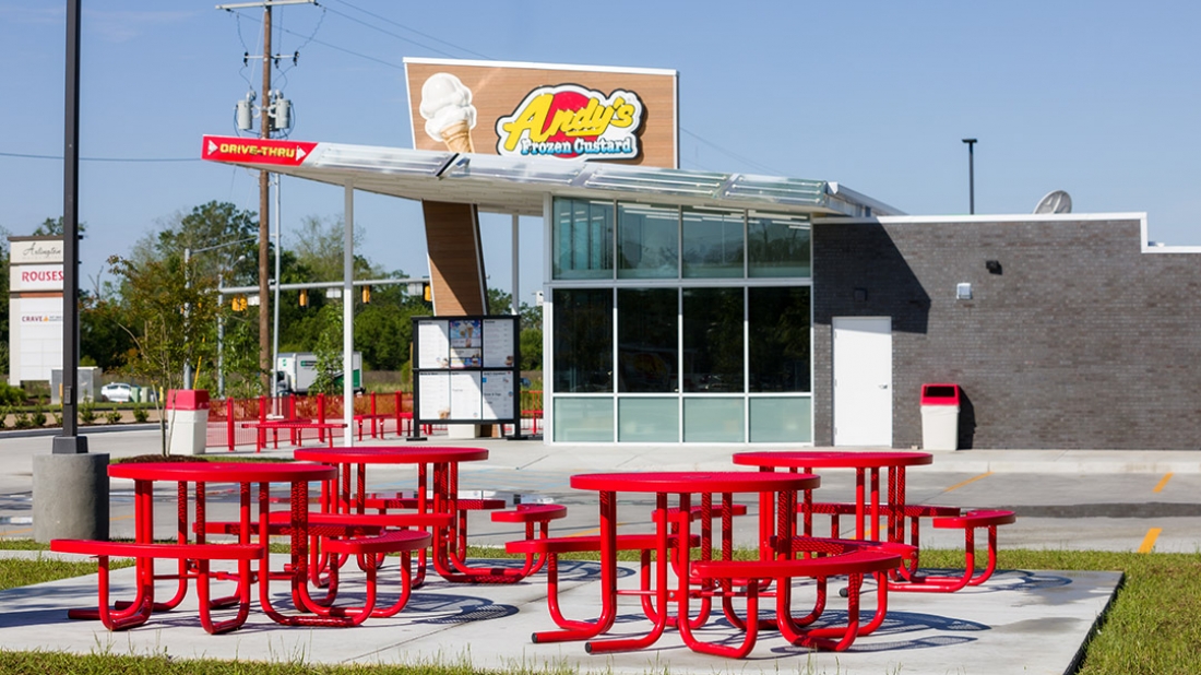 Andys Frozen Custard with multiple Round Portable Tables