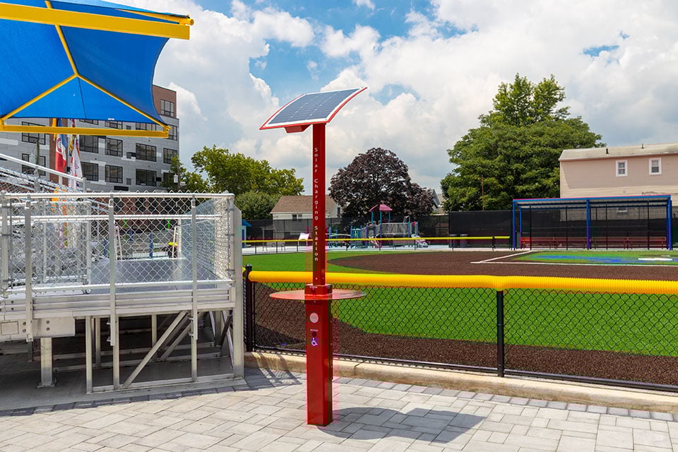 11th Street Park_NJ_Superior Site Amenities_Solar Charging Pole_02-Web