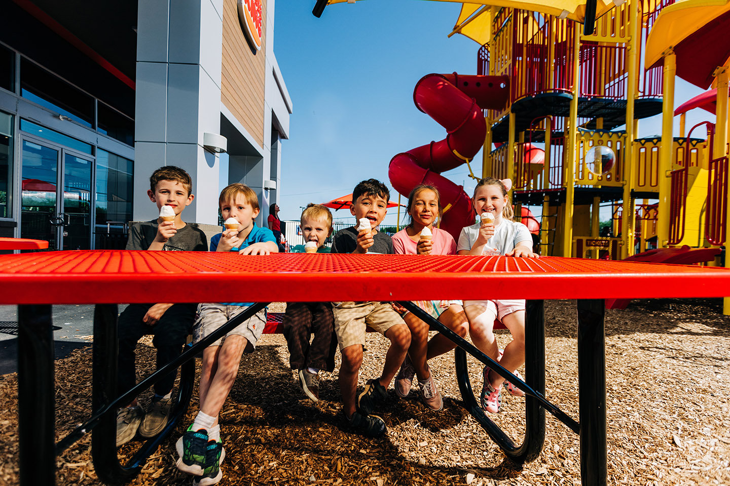 Burger King-GA-Site Amenities-T6UL-UltraLeisure Rectangle Portable Table-Web